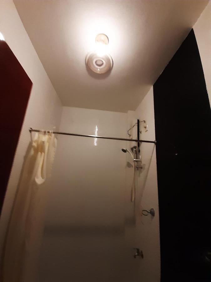 Aquari Travellers Inn Пуэрто-Принцеса Экстерьер фото